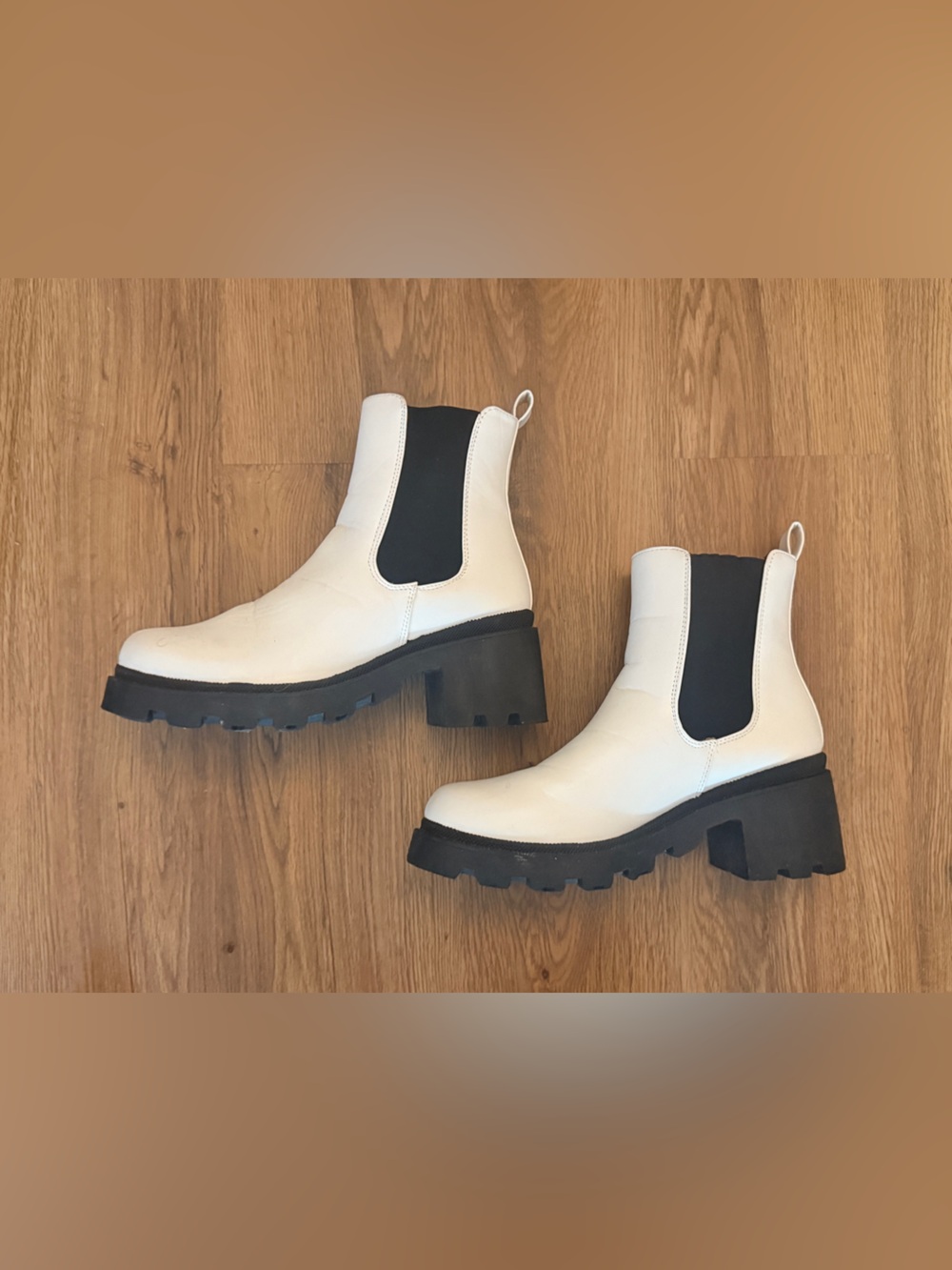 Wild Diva White & Black Chunky Chelsea Lug Booties